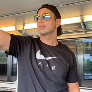 Meet your Posher, Dwight